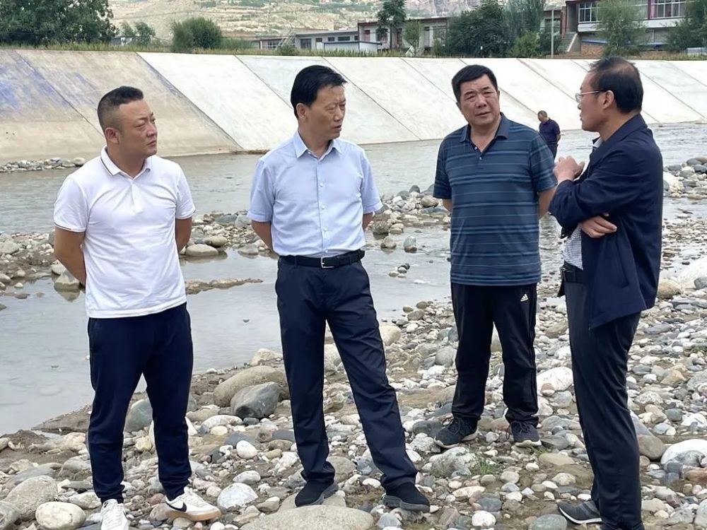 唐宏伟在武山县调研河长制并开展巡河工作