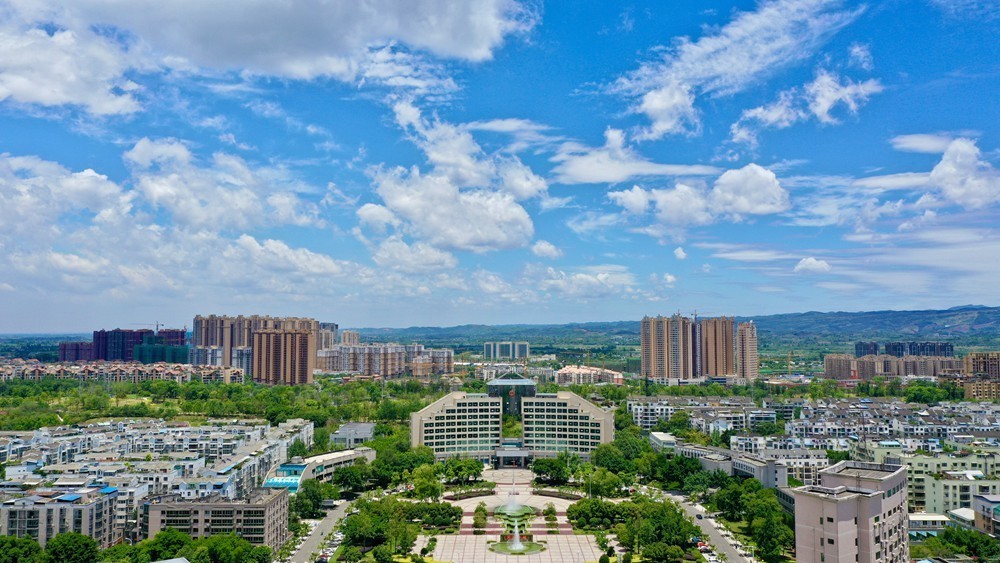 上半年成都金堂城镇居民人均可支配收入同比增幅11.8%