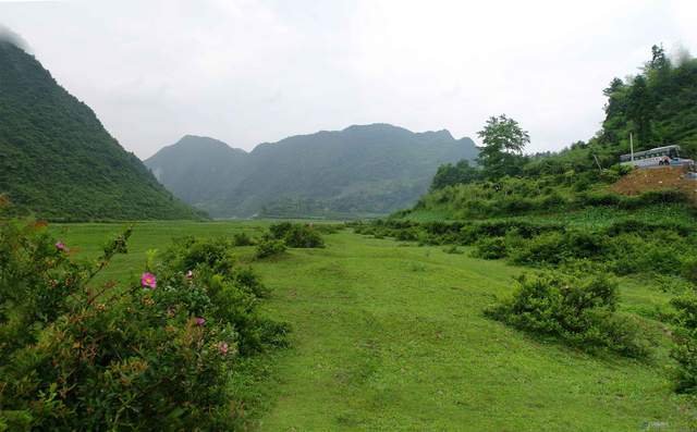 约5平方千米的山中小山间盆地它便是被大家称为"江南地区草原"洗草坝