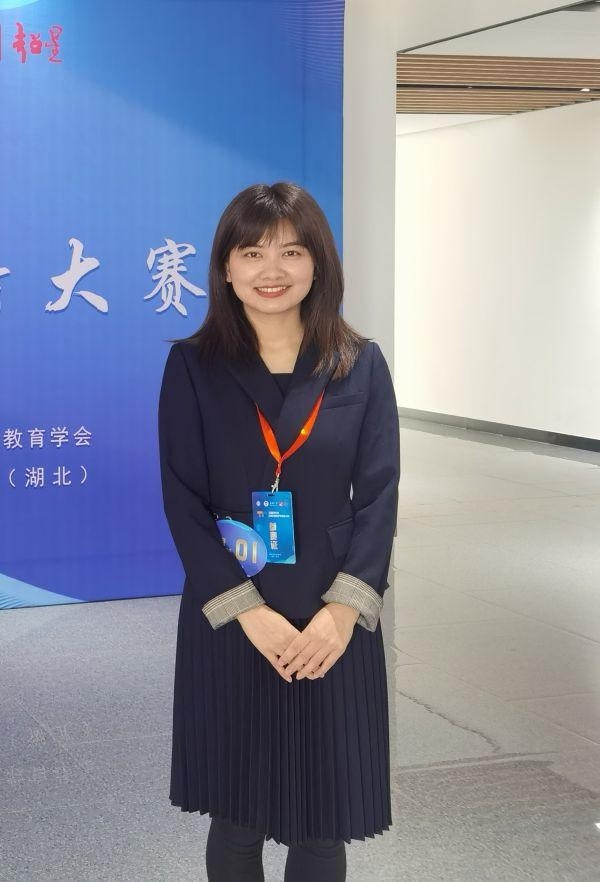 江汉大学教师陈澜她被学生称作十级捉虫学者