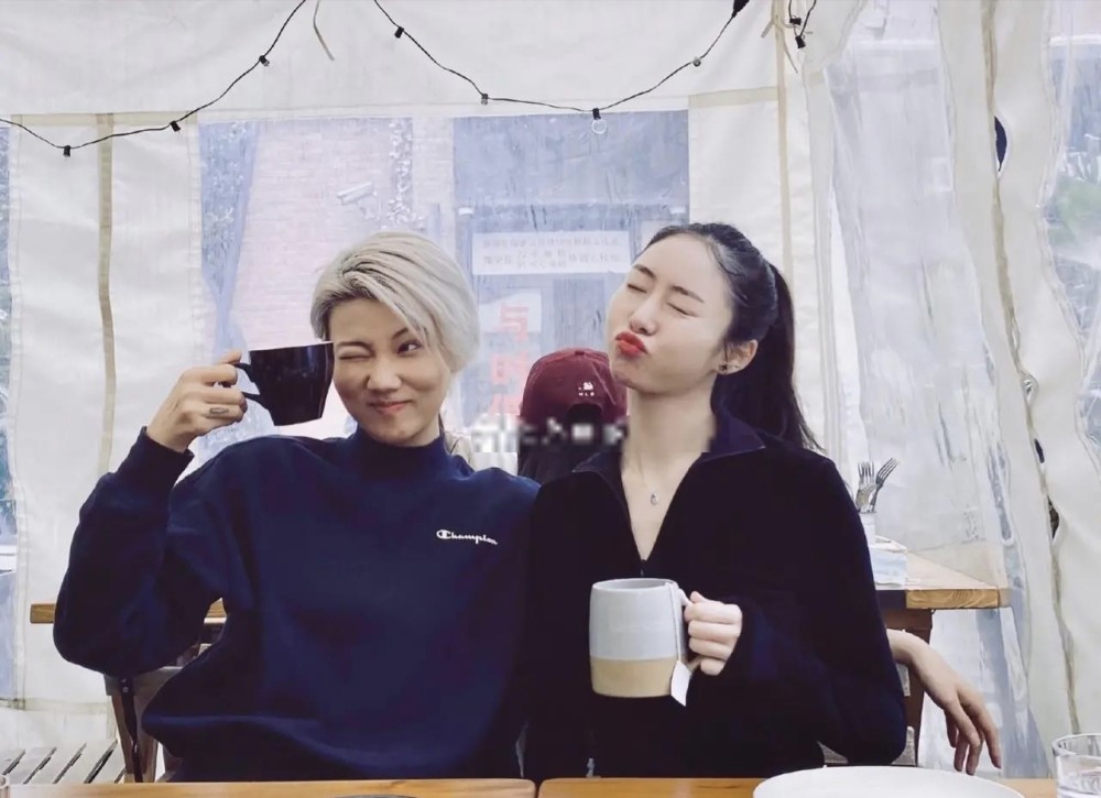 作家陈岚直播力挺霍尊曝光陈露语音两人事件再次反转