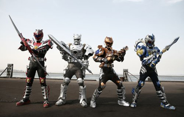 现在的铠甲勇士有多不成气候?你甚至可以看到它在蹭奥特曼的热度!