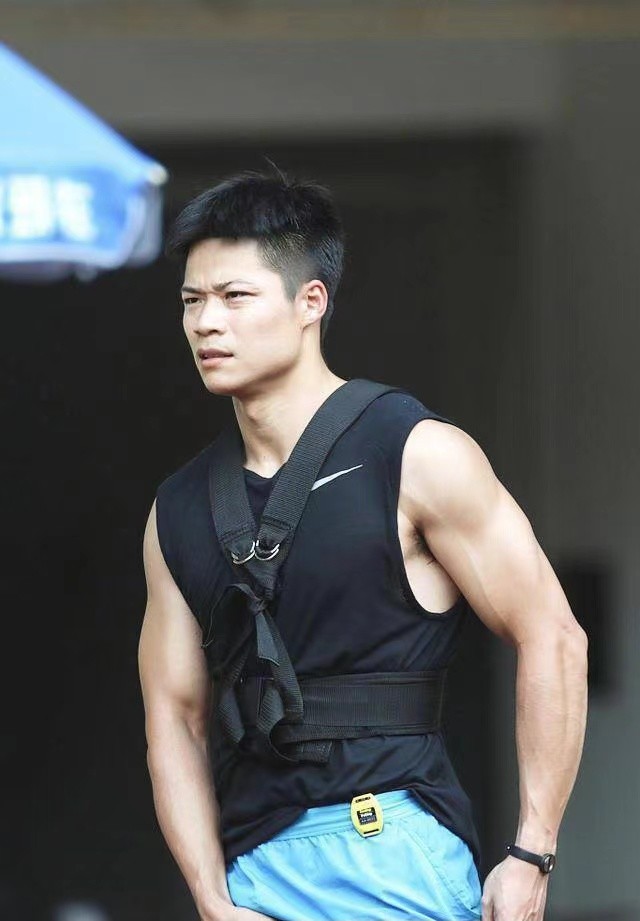 第二个代言来了!苏炳添再获国民级品牌认可,奖牌没到"钱"先到