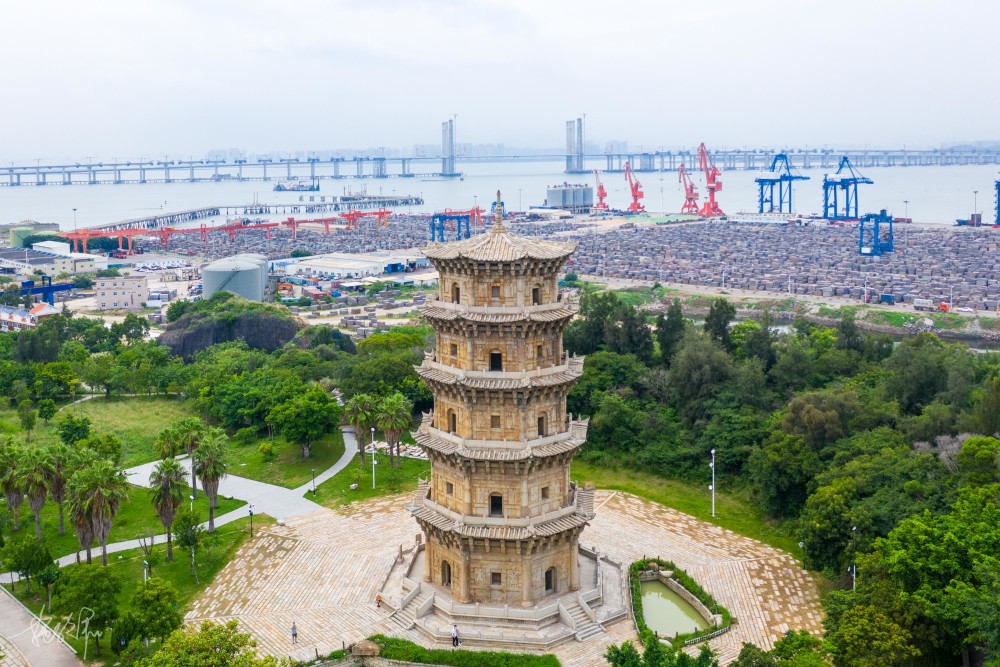 六胜塔泉州湾入海处的重要航标