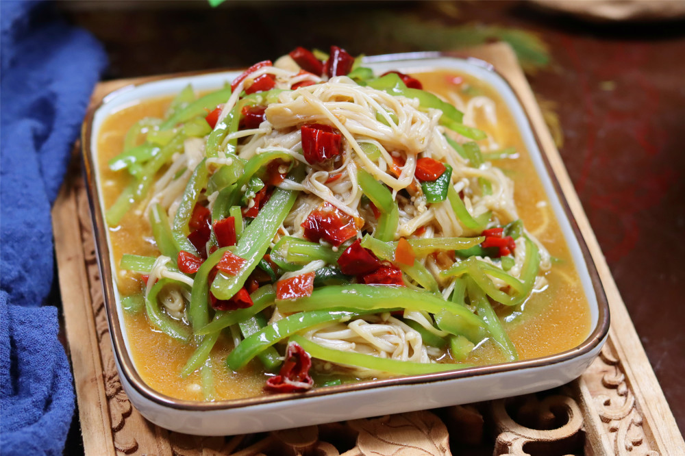 【辣炒金针菇】