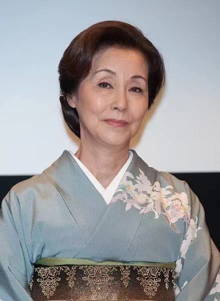 82岁雄霸千叶真一去世生前两段婚姻76岁时与女大学生相恋