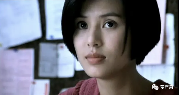 早年的李若彤没什么野心,拍过徐克电影又回去当了一段时间空姐,因为