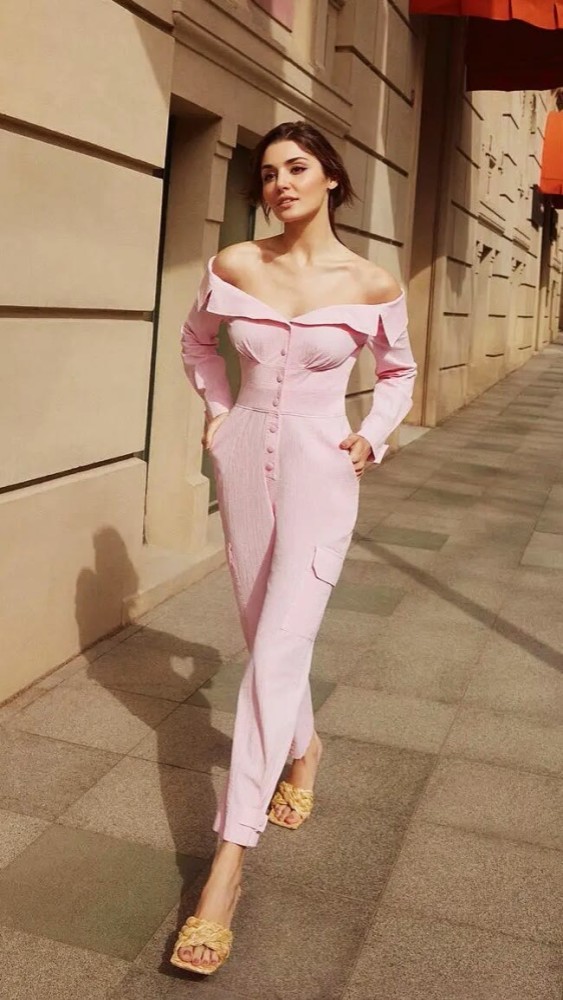 土耳其女星汉黛·埃塞尔2020全球百大美女冠军_腾讯新闻