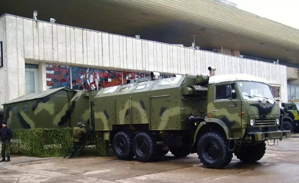 dt-30野战厨房车这种野战炊事车采用了"维特亚兹"dt-3多用途车的底盘