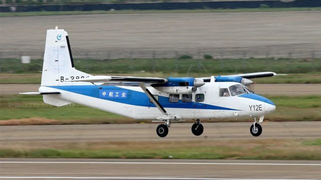 航空工业通飞所属珠海通航引进首架运12e型飞机