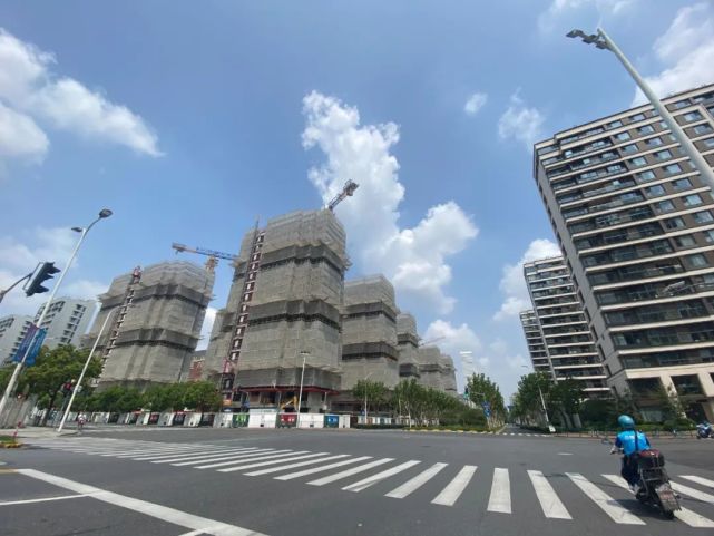 10.2万/㎡!前滩东方惠雅&晶鸿名邸双双过会,586套77-160㎡