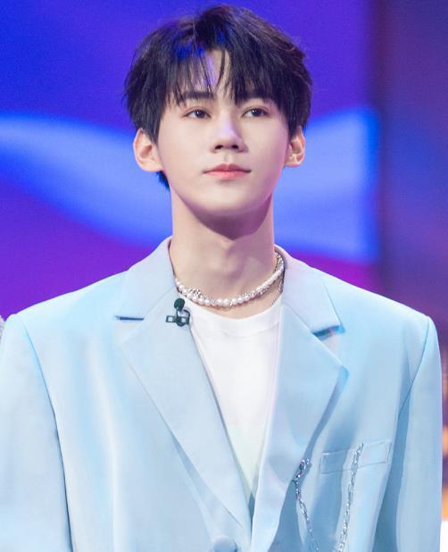 粉丝用张真源照片网恋,交往不到两月被男友拆穿:再来一次还会心动