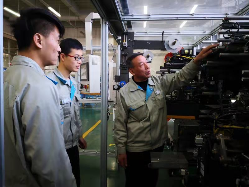 名师出高徒一辈儿赛一辈儿师傅带徒弟有了新路数