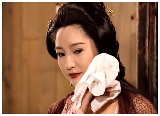 6位女星演马夫人,有人风情万种,有人像丫环,有人抱着酒坛出场很爷们