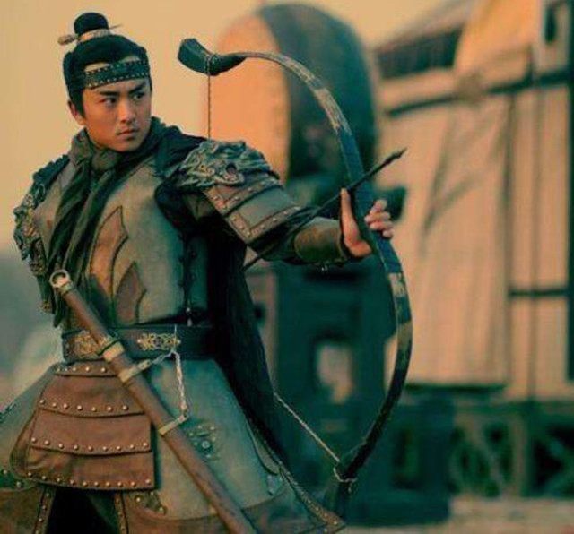 本小姐说一说水浒传梁山八骠骑中最弱和最强的人分别是谁?