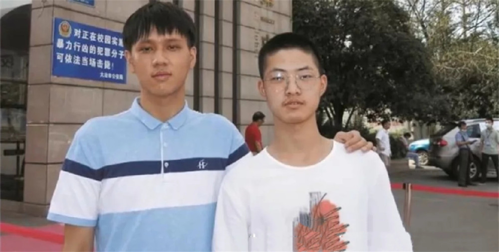 湖北00后考生685分上清华，家庭环境让网友心酸：生活不易