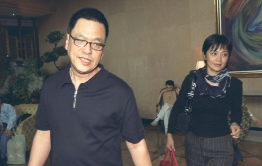 张艾嘉儿子王令尘31岁生日与超模游天翼相拥秀恩爱热恋四年很甜蜜