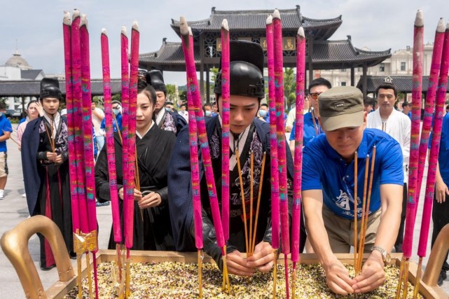 电影《奇案迷踪》在象山影视城盛大开机