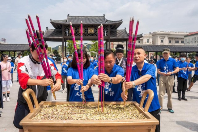 电影《奇案迷踪》在象山影视城盛大开机