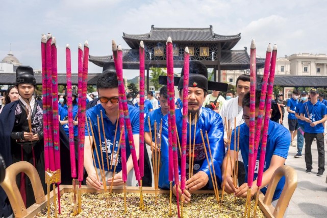 电影《奇案迷踪》在象山影视城盛大开机