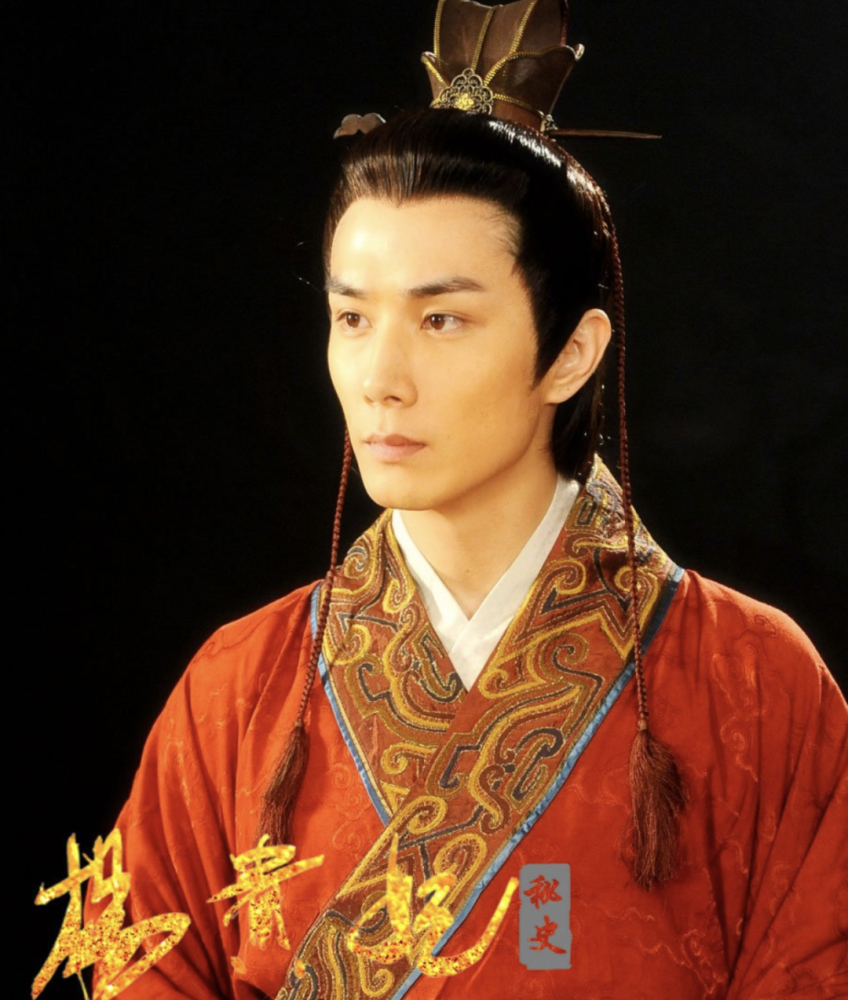 老师反复花时间给自己穿脱衣服,李承铉宁可吃饭也穿着几十斤的盔甲