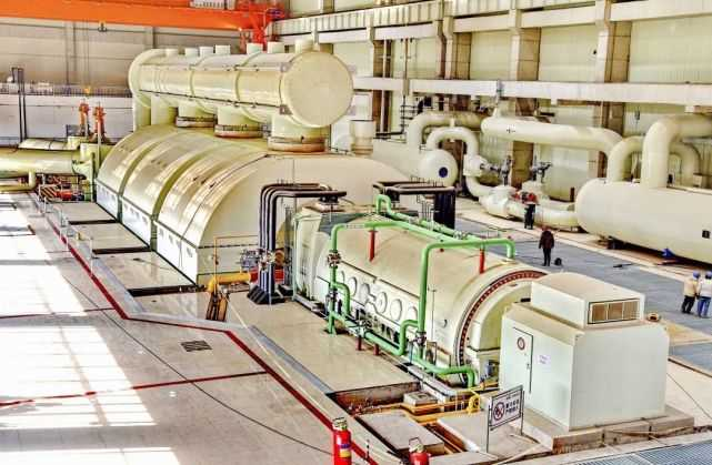 图为超临界火力发电机组