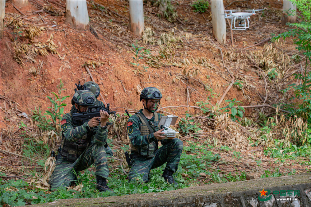 武警广西总队机动支队侦察中队组织反恐演练影像