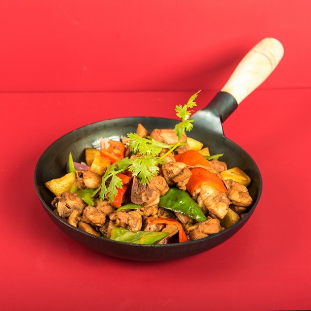 在山东这片土地上,炒鸡的方式可谓是五花八门,肉质