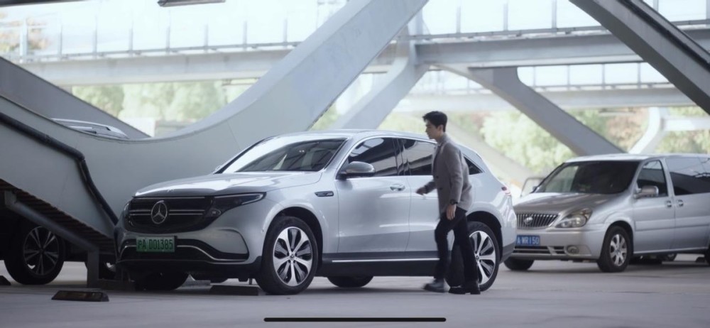 eqc的诞生,将会成为奔驰在新能源领域之内,一个最新的里程碑.