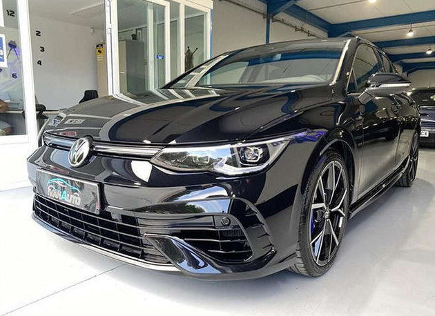 大众高尔夫最强形态!"黑武士"高尔夫r实拍,零百仅需4.7秒