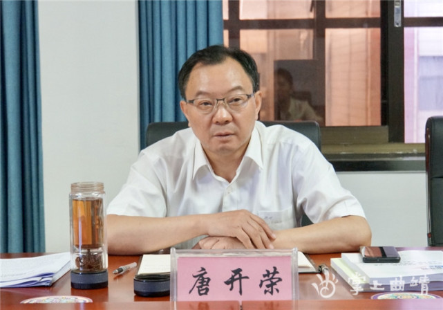 唐开荣到市委网信办调研指导工作