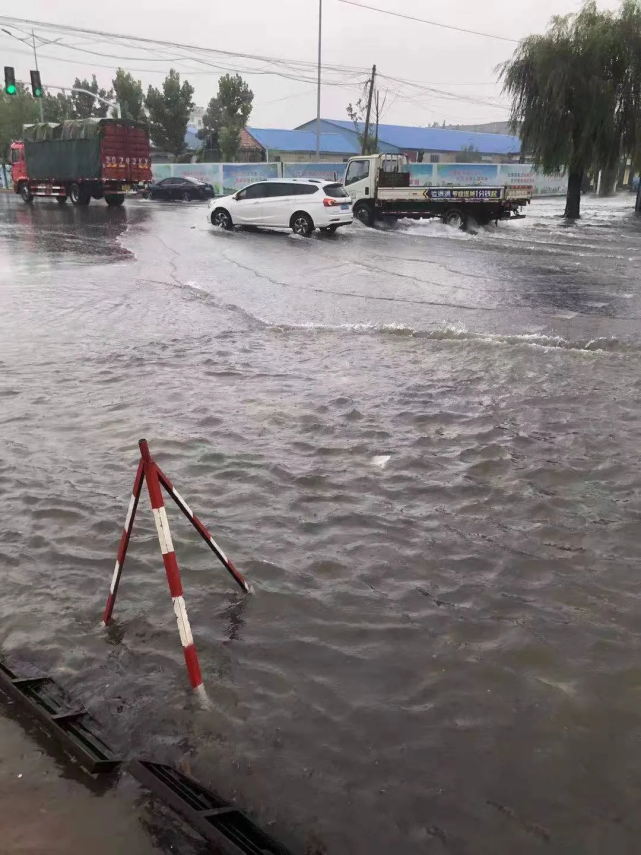 临沂发布暴雨橙色预警!多条公交暂缓发车,今下午降雨将持续