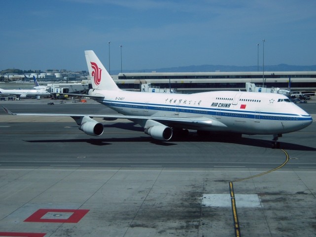 赤裸裸报复中国美针对中国防控措施限制部分赴美航班的客座率