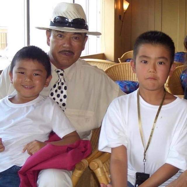 82岁"雄霸"病逝,二婚娶小28岁娇妻老来得子,又恋上小54岁女友_腾讯