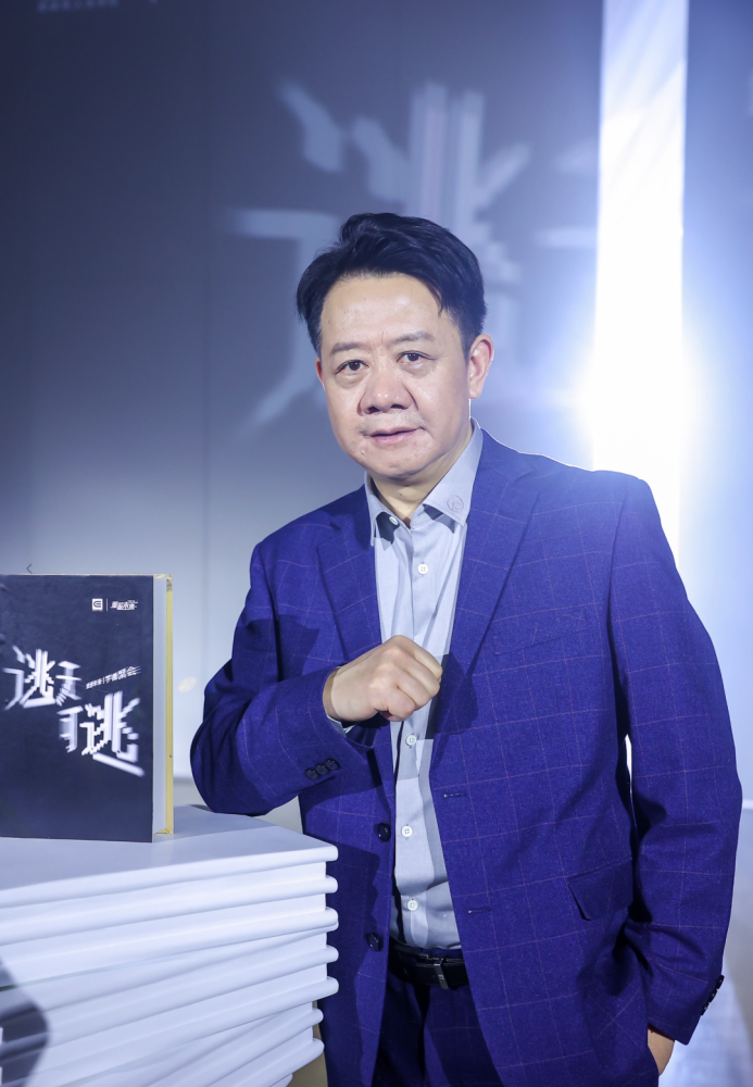 《奇葩说》导师刘擎:做痛苦的小猪,还是幸福的苏格拉底?_腾讯新闻