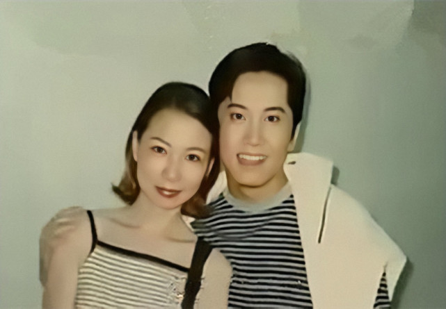 "妈宝男"霍尊的坠落史:成于母亲仲小萍败于自己