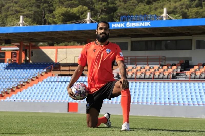 印度男足队长谈留洋克甲有去欧洲踢球的愿望就要遵循