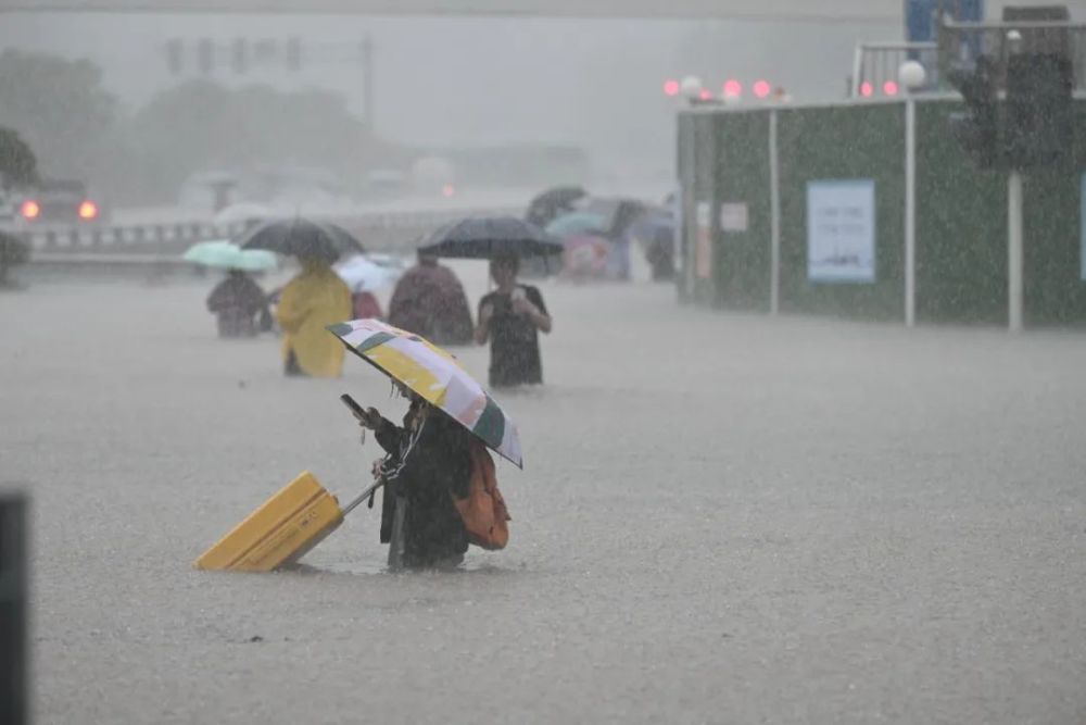 国务院河南郑州"7·20"特大暴雨灾害调查组进驻河南,举报电话公布