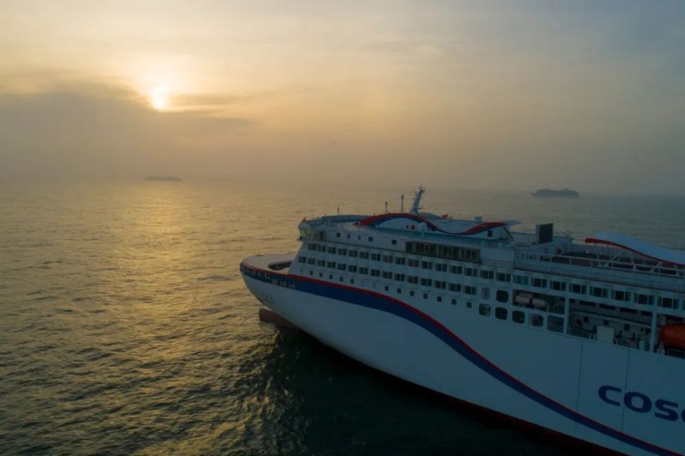 广船国际交付国内最豪华客滚船