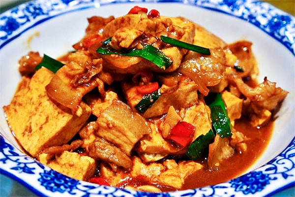 井冈山红色旅游吃地道江西菜,味美鲜香又解馋,似有童年味道