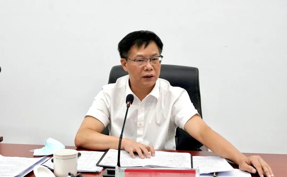 区委书记张福清,区委副书记,代区长林坤泉出席并讲话.