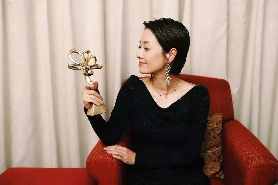 45岁马伊琍近照曝光,状态堪比整容:离婚2年后,你怎么过成这样了_腾讯