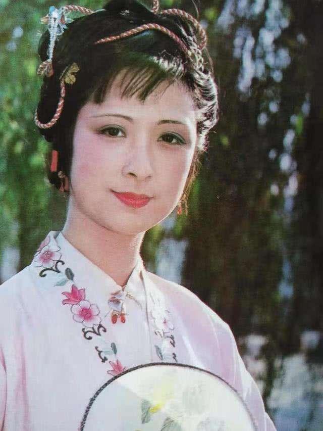 出演红楼后失踪30年,尤二姐变身程序员,她爱红楼却只想做普通人