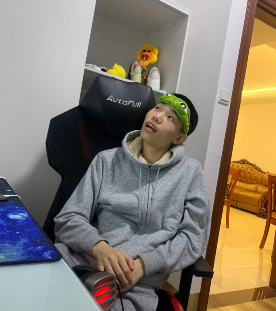 鲨鱼哟人气突破450万,清奇长相反成加分项?粉丝:关键看气质