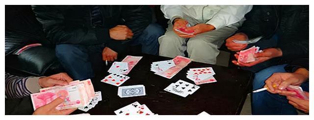 曾与死者陈连荣有过矛盾,在两年前马廷新还曾和死者丈夫马彦产生纠纷