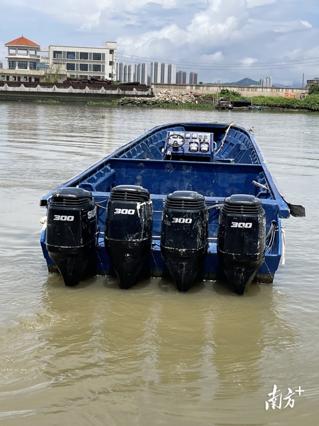 珠海海警联合澳门水警查获非法改装大马力改装快艇