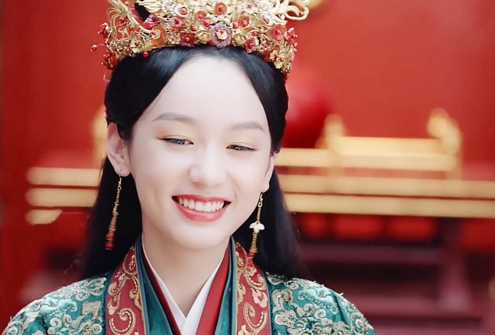 95后小花还没官宣恋情大批粉丝就追着劝分