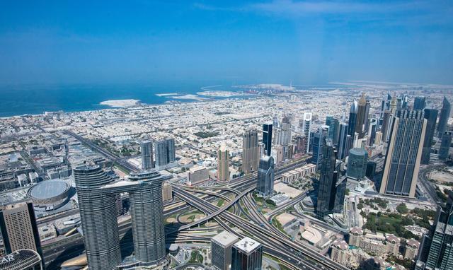 中东有座城市人口只有3百万,却被称为世界最土豪,奢华建筑满地|中东|