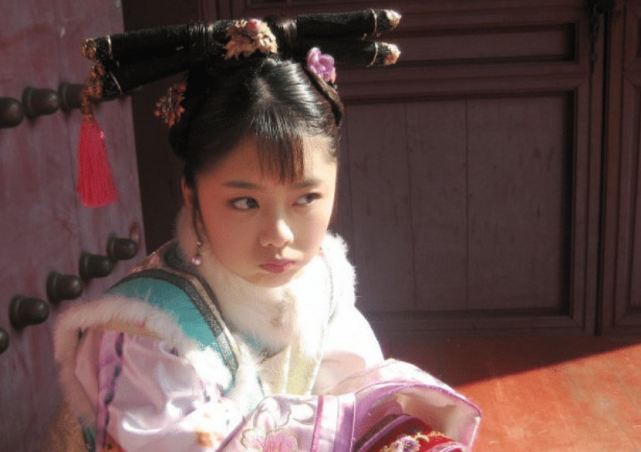 甄嬛传碎玉轩从前的芳贵人是谁甄嬛小产由她导致难怪华妃忌惮