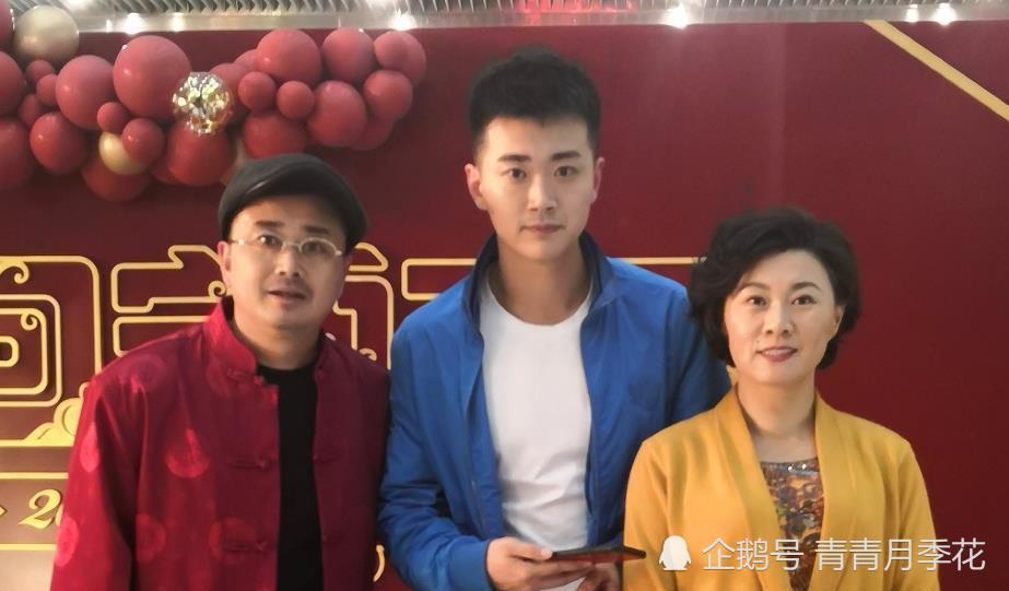 赵海燕闫光明在演艺圈打拼多年,相信也赚了不少钱,不管是买车还是买房